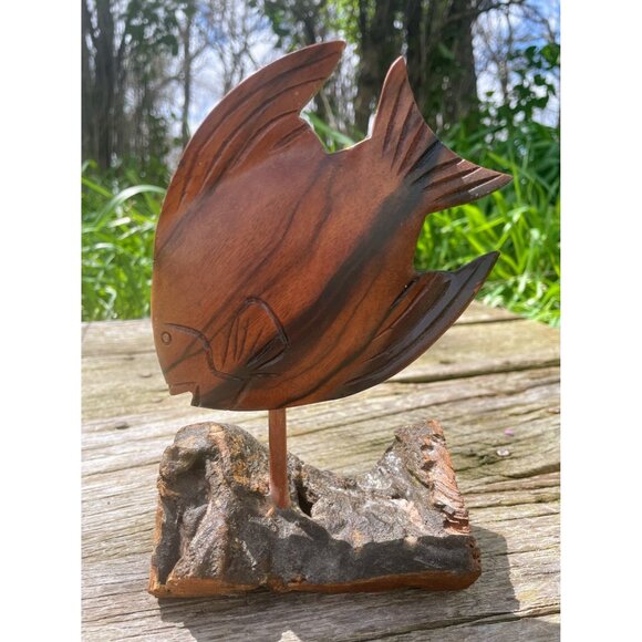 Vintage MCM Carved Wood Tropical Fish Sculpture on Drift Wood - Picture 9 of 13